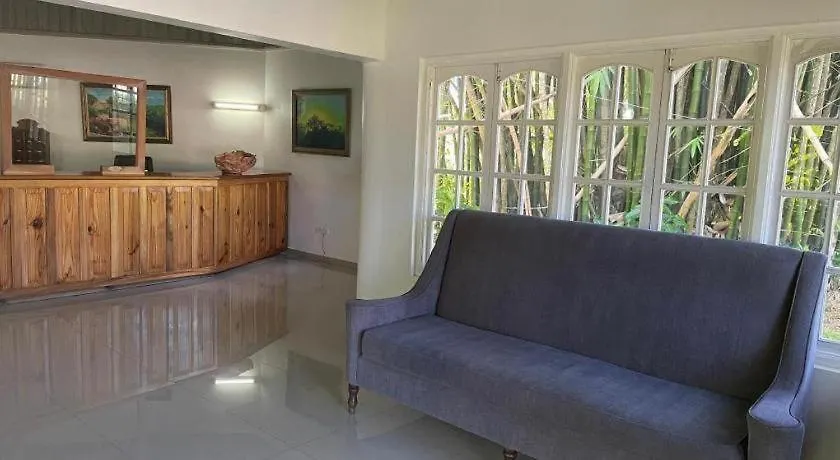***  Gold Nugget Hotel Negril Jamaica