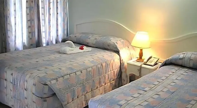 ***  Gold Nugget Hotel Negril Jamajka