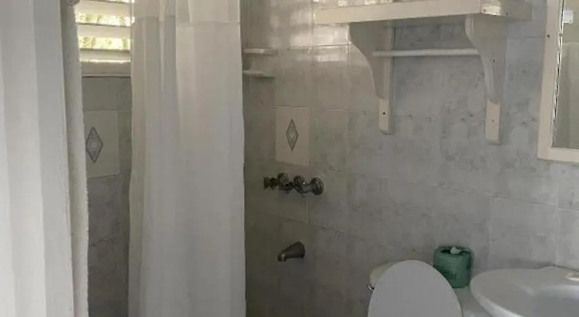 ***  Gold Nugget Hotel Negril Jamajka