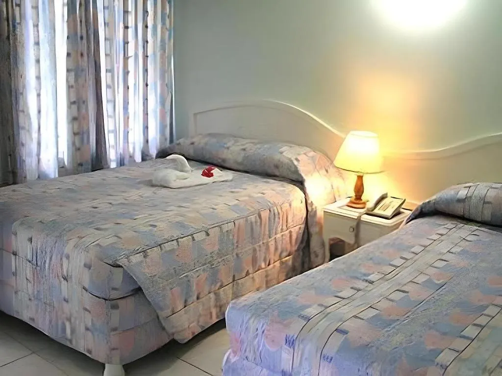נגריל Gold Nugget Hotel 3*,  ג'מייקה